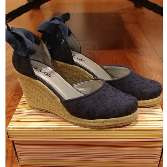 Wedge tie up shoes - Picture 2 of 6